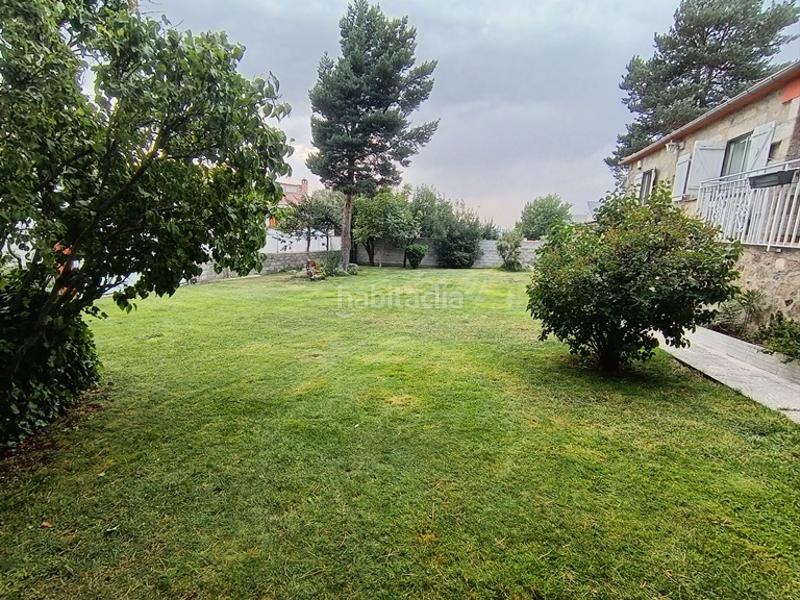 Foto f31e8545-8dcc-43b9-ac0f-c9f23ed074ba. Chalet avec cheminée chauffage parking piscine dans Otero de Herreros