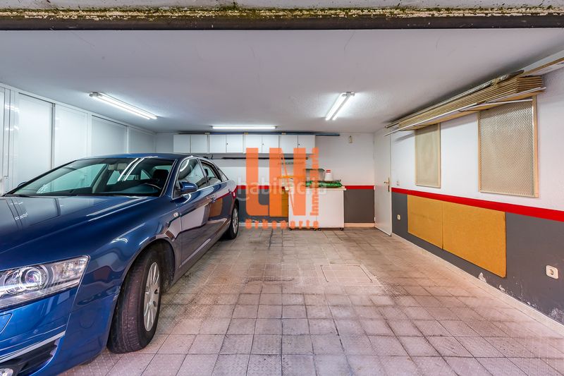 Foto e56ba561-39b3-4c96-b7b4-f1335dd5e006. Casa adossada amb xemeneia calefacció aparcament piscina a Madrid
