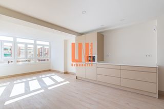 Pis  Paseo de santa maría de la cabeza. Vivienda completamente renovada y lista para estrenar