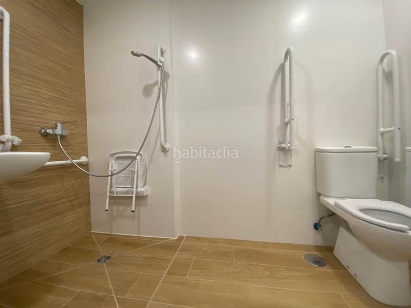 Foto 21c6d126-3880-4003-b728-71a502ae0ef3. Piso en Valdeacederas Madrid