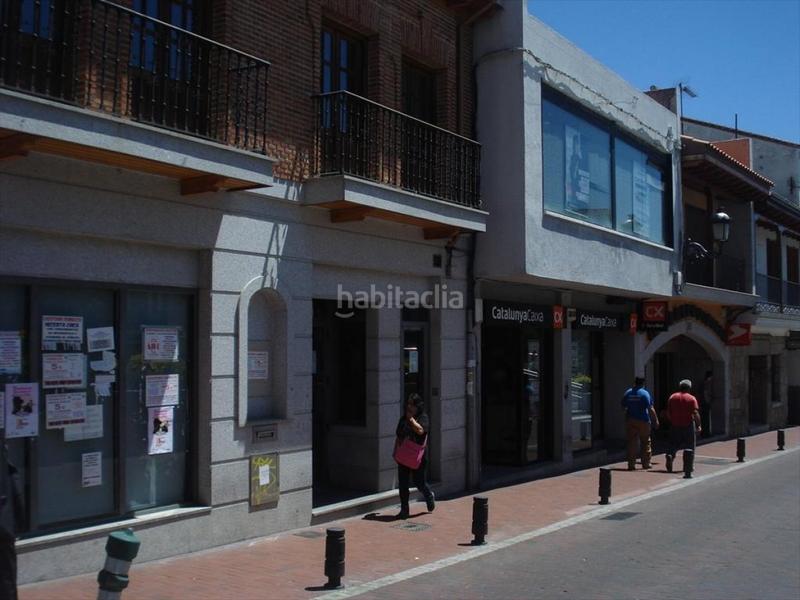 Foto 0784e4d1-8f19-4589-9dc1-d6537a2c4e6d. Alquiler local comercial excelente local en la plaza del ayuntamiento en Colmenar Viejo