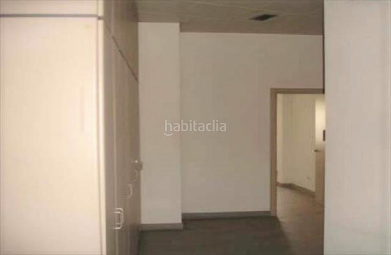 Foto 4ed7a24a-54f5-42a2-b0bd-5cf1de2bdaef. Alquiler local comercial excelente local en la plaza del ayuntamiento en Colmenar Viejo