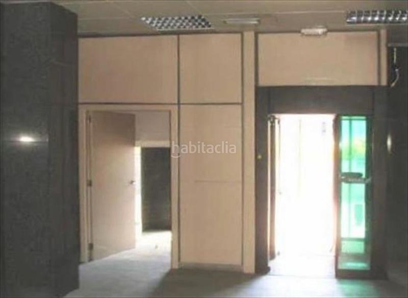 Foto 514e761a-76dd-477d-8796-3246f4356365. Alquiler local comercial excelente local en la plaza del ayuntamiento en Colmenar Viejo