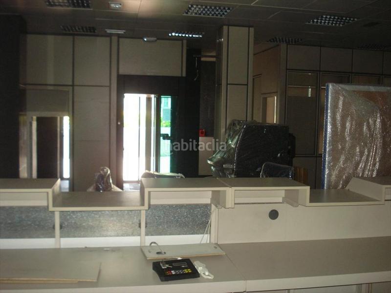 Foto 6ae2ddab-02a4-4cbe-947e-760901eab667. Alquiler local comercial excelente local en la plaza del ayuntamiento en Colmenar Viejo