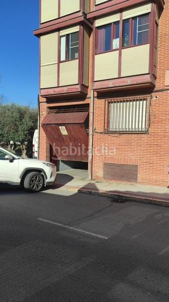 Foto 0dd4a45e-40b9-4309-9111-b03a3cc13861. Parking voiture dans Estación-Cruz Roja Illescas