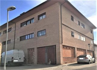 Locale commerciale in Recas