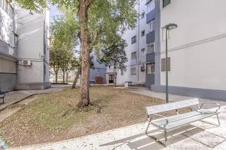 Flat in PAU 2-600
