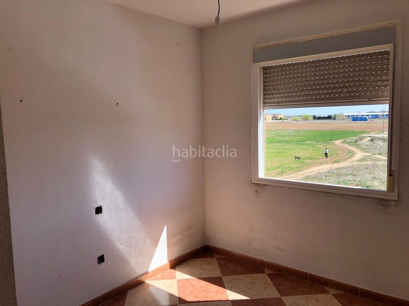Foto 20fccd5b-fe5b-4b25-9391-0b5b27ea3b6a. Casa adossada amb aparcament a Yepes