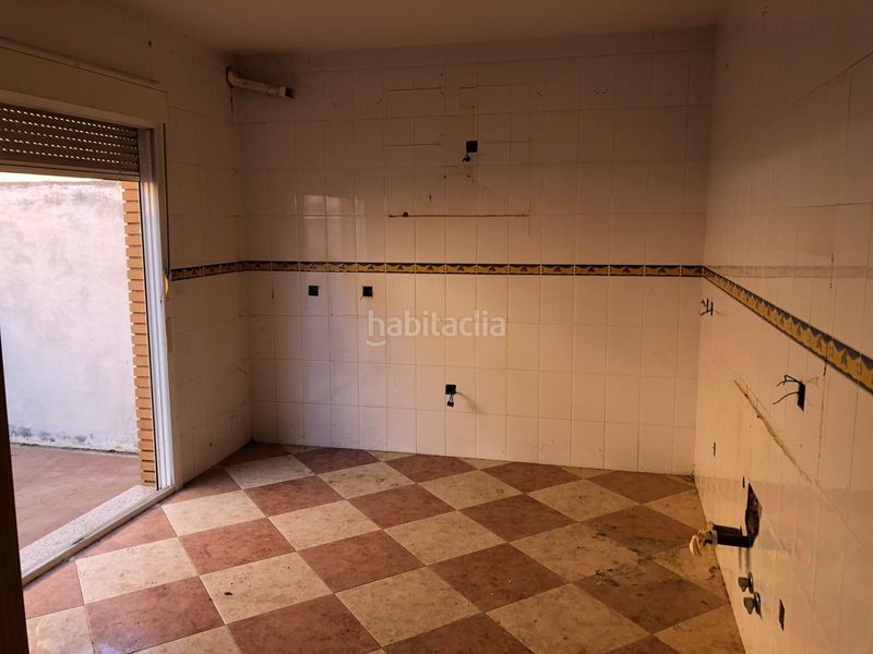 Foto 69d0e5a7-00de-4b4a-98de-097251ea07dd. Casa adossada amb aparcament a Yepes