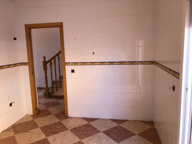 Foto b85f1472-b288-4313-b2f0-d9382edb86b6. Casa adossada amb aparcament a Yepes