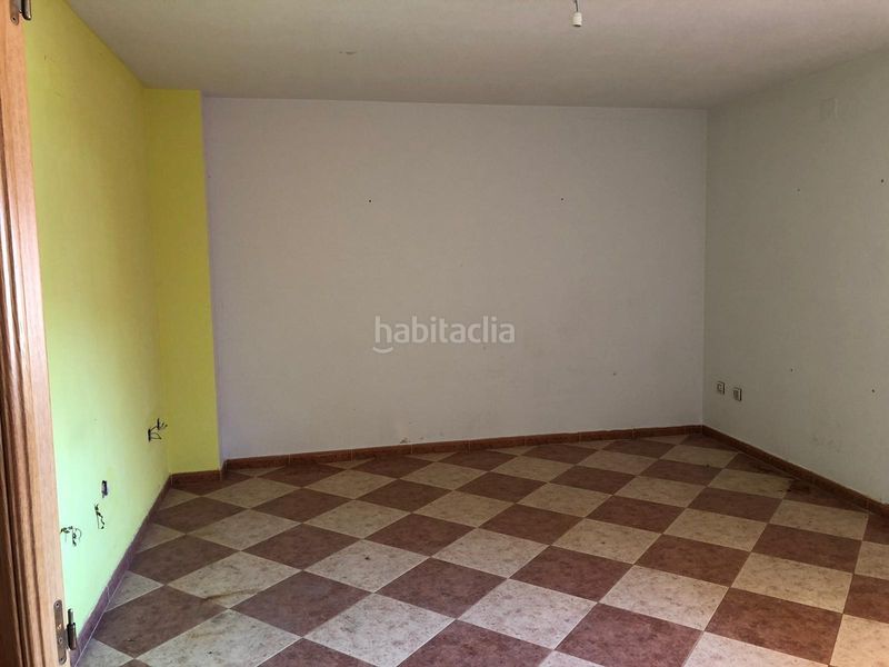 Foto c83cf91e-0ddf-440f-b287-2235fc147c1f. Casa adossada amb aparcament a Yepes