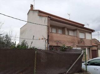 Casa adossada a Cadalso de los Vidrios