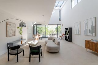 Reihenhaus in Nuevo Aranjuez-Ciudad de las Artes. Excelentes chalets