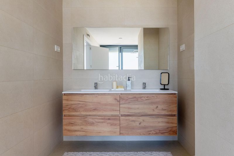 Foto c8589a04-768e-4915-a24f-fbae0da0a17d. Casa adossada amb aparcament a nuevo Aranjuez-ciudad de las artes Aranjuez