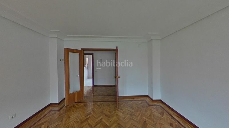 Foto f7181378-5e78-4434-8a63-1ebb2ffca76c. Pis amb aparcament piscina a El Bercial Getafe