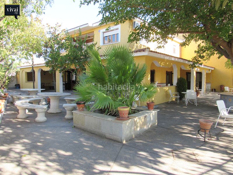 Foto 5752a6e7-d077-47e7-84f6-478683abc122. Casa aparellada amb xemeneia a Escalona