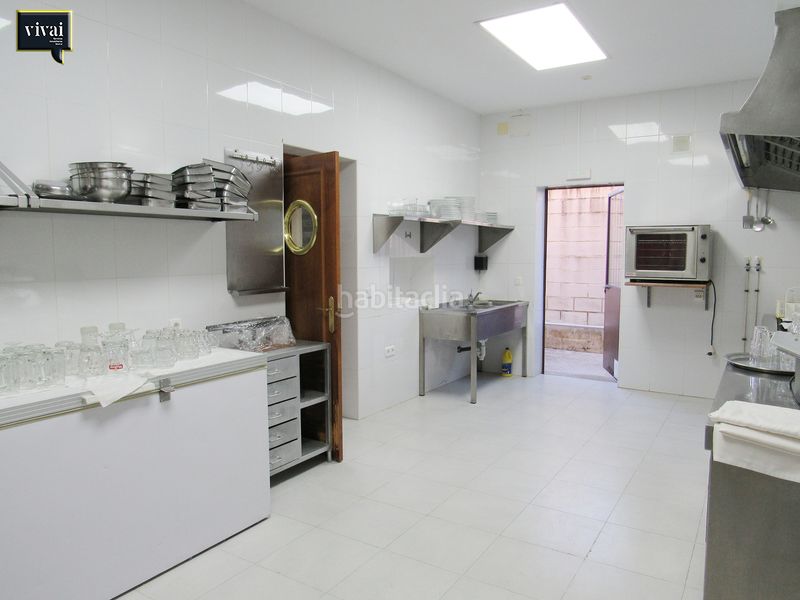 Foto 5dadea11-b5d1-4ed5-940b-8848db722735. Casa aparellada amb xemeneia a Escalona