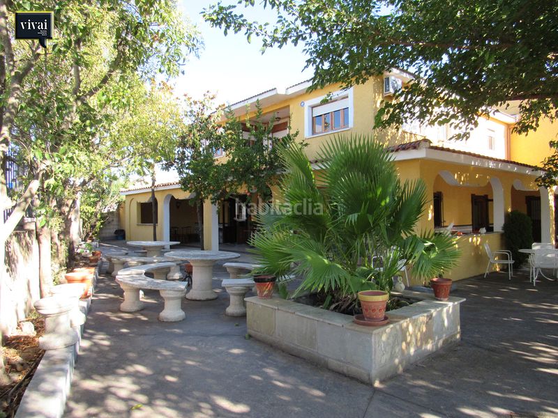 Foto 6aae8a29-0137-4b1c-8b5a-5b444e1824fb. Casa aparellada amb xemeneia a Escalona