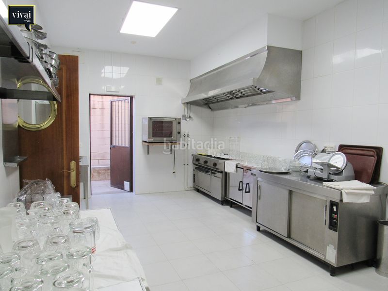 Foto 71610daa-e464-4d6b-92de-a84292f0d55f. Casa aparellada amb xemeneia a Escalona