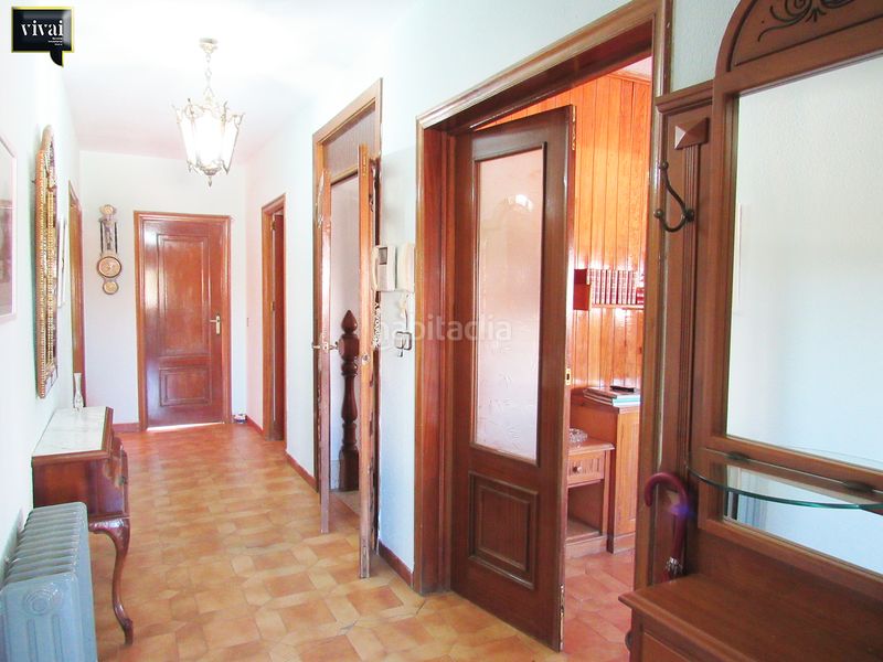 Foto 7d4abdff-c6c8-4d8d-a68a-cc1c77b523ed. Casa aparellada amb xemeneia a Escalona