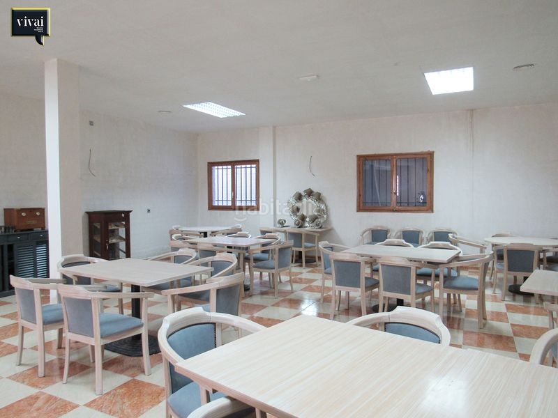 Foto a0354a84-1f9b-4b67-825d-aaa08ad4a71b. Casa aparellada amb xemeneia a Escalona