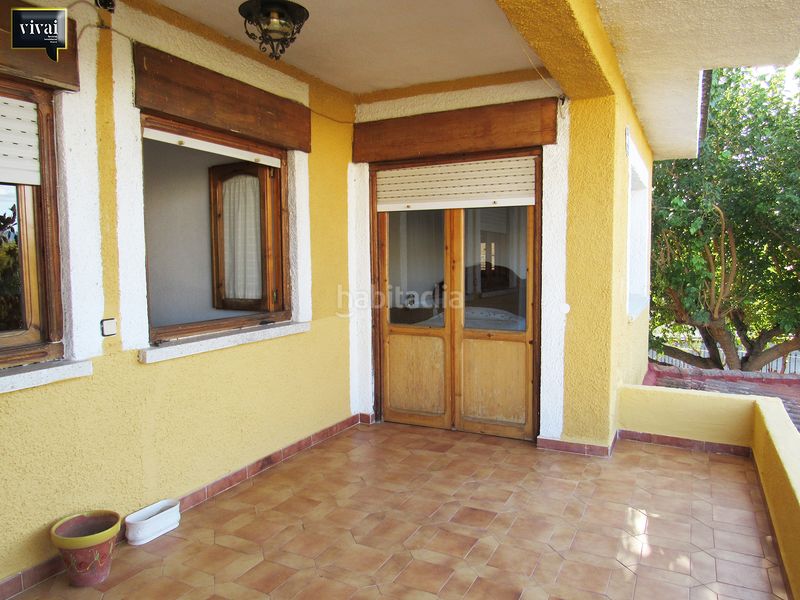 Foto b8772c65-80ed-4eda-8e3c-474473c9debb. Casa aparellada amb xemeneia a Escalona