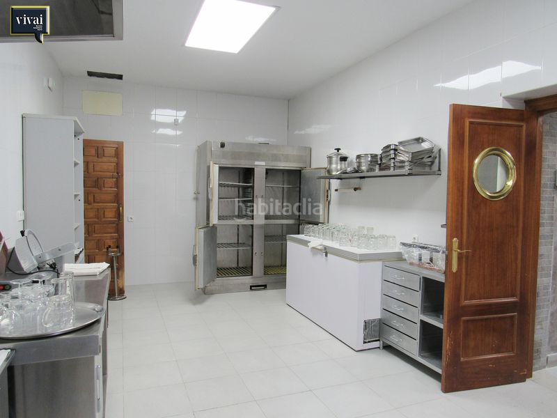 Foto f79d929a-a39d-4bbd-ba2a-e65d0c8ff7b8. Casa aparellada amb xemeneia a Escalona