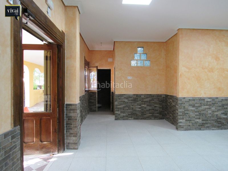 Foto f8aa5825-1cdf-4212-a1fa-8345199007e9. Casa aparellada amb xemeneia a Escalona