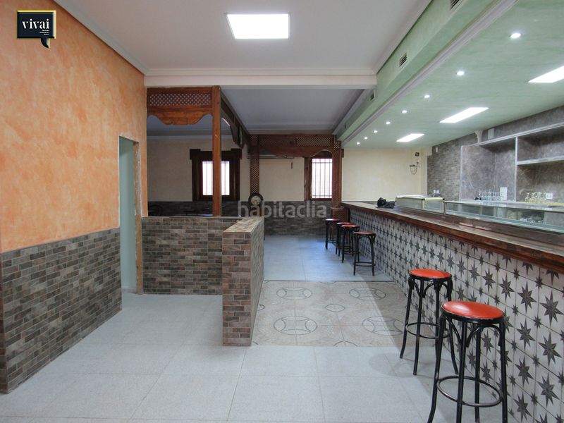 Foto f8c13930-bc13-488f-88e1-1272c4119e56. Casa aparellada amb xemeneia a Escalona