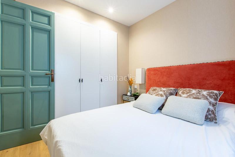 Foto cc3d9545-ebb0-4e57-8b2a-2a35f79b6fed. Piso vivienda reformada en los Jerónimos en Jerónimos Madrid
