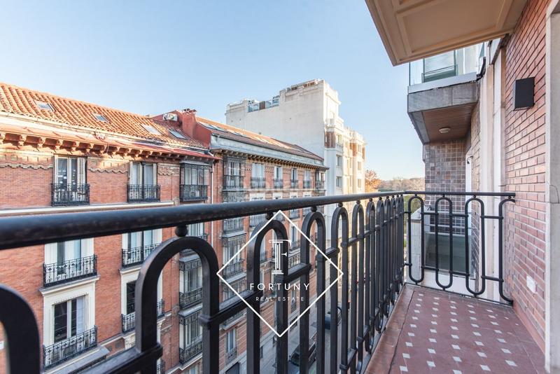 Foto 70ac4978-39f6-48f9-b273-bd9401561e4e. Miete etagenwohnung mit heizung in Jerónimos Madrid