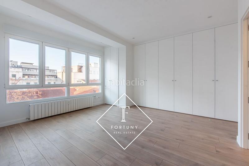 Foto 007ec8ae-32a6-451c-8531-83b495449ede. Rent flat with heating in Jerónimos Madrid