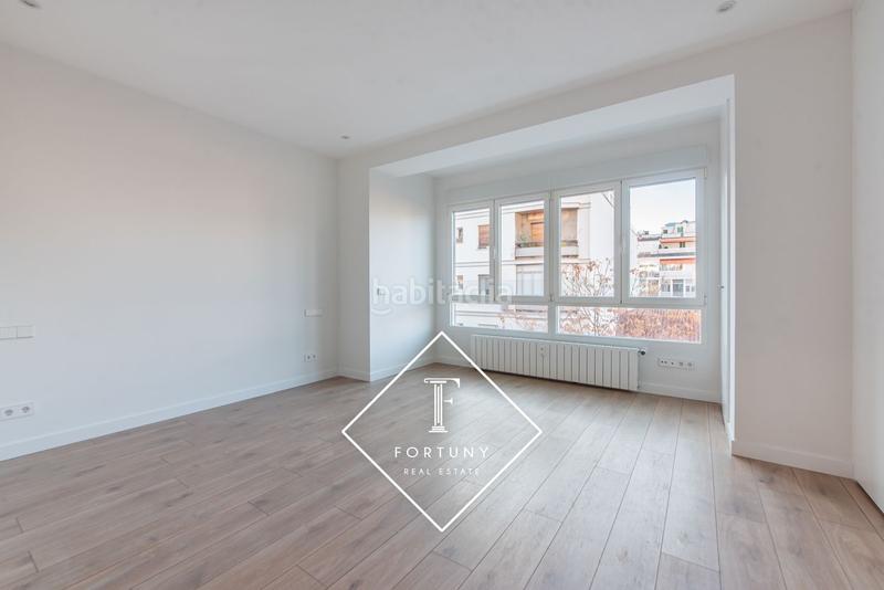 Foto 1b40ae6d-80df-4f6e-804f-b19640735682. Rent flat with heating in Jerónimos Madrid