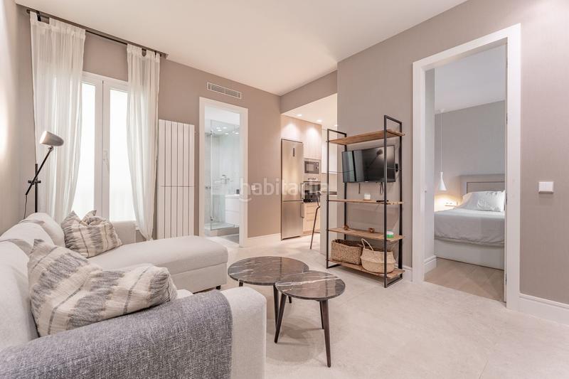 Foto 12400c9b-e161-46b4-bd6e-ab09de5c97a5. Piso espectacular piso reformado de 187 m con apartamento independiente en elegante edificio de principios de siglo en Madrid