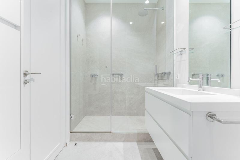 Foto 56641f08-eff0-45d4-9db5-7134ffcba0f6. Piso espectacular piso reformado de 187 m con apartamento independiente en elegante edificio de principios de siglo en Madrid