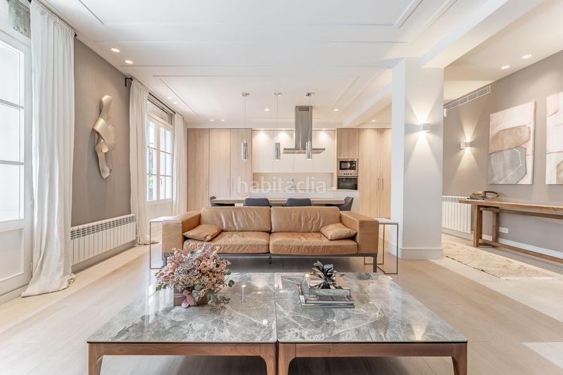 Foto 733f8b9d-e5fd-420d-8222-ae355d15c5b1. Piso espectacular piso reformado de 187 m con apartamento independiente en elegante edificio de principios de siglo en Madrid