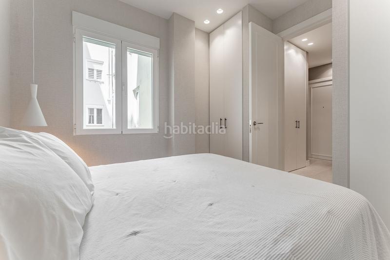Foto aeb56d01-939e-483e-8894-81c0715b21c3. Piso espectacular piso reformado de 187 m con apartamento independiente en elegante edificio de principios de siglo en Madrid