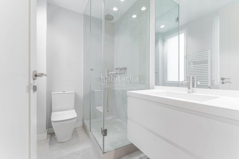 Foto e88c7b08-e975-4834-ad0e-861fed2f7585. Piso espectacular piso reformado de 187 m con apartamento independiente en elegante edificio de principios de siglo en Madrid