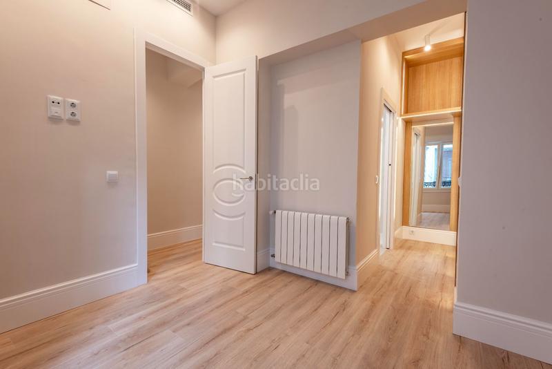 Foto 4b009439-9fb4-42cd-8cef-3932bd9d9479. Piso elegante vivienda a estrenar en edificio clásico con vistas al retiro en Madrid