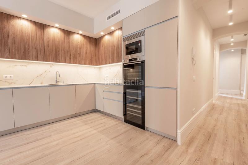 Foto 80e985f5-89c0-468e-8542-2cce6b7c97a1. Piso elegante vivienda a estrenar en edificio clásico con vistas al retiro en Madrid