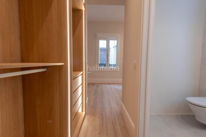 Foto b345645d-21e9-4b53-9312-528a0d43e3b9. Piso elegante vivienda a estrenar en edificio clásico con vistas al retiro en Madrid