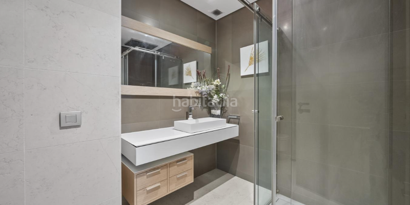 Foto 3bad77ec-6c62-4a57-8cb9-3a1d9e5d0f4a. Piso garaje, piscina y vistas privilegiadas en Recoletos Madrid