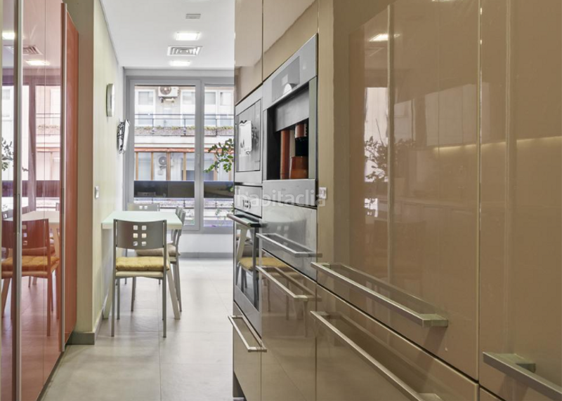 Foto cef43b9b-3e16-42ea-b2c6-fabaf9ebd2fe. Piso garaje, piscina y vistas privilegiadas en Recoletos Madrid