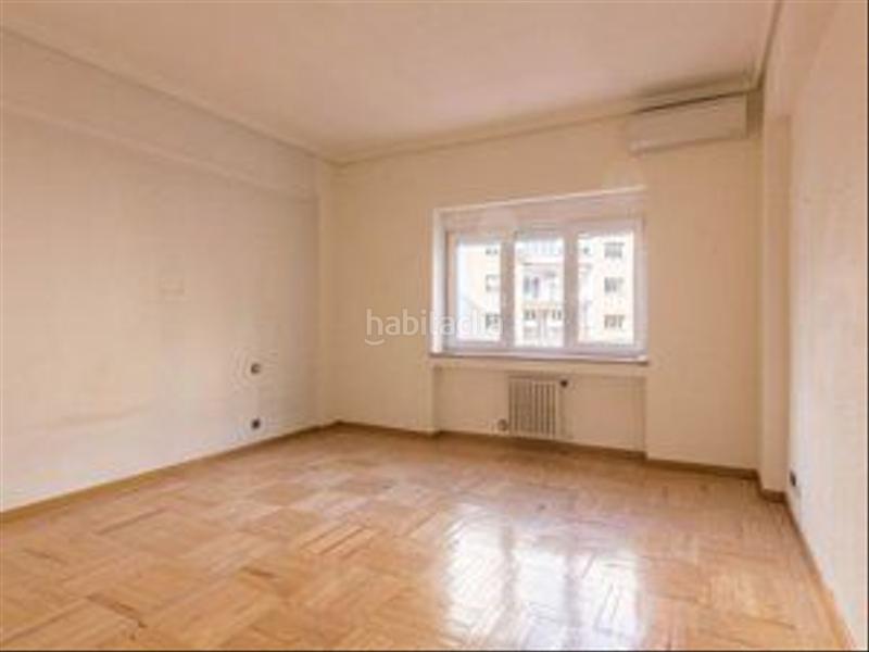 Foto 0749bdbb-0c6c-4737-8967-87b422a6182c. Piso increíble vivienda para reformar en Goya en Goya Madrid