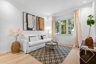 Appartamento in Niño Jesús. Piso reformado y exterior en finca clásica del barrio de ibiza