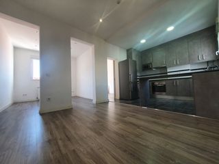 Lloguer Apartament  Calle de la cabeza. Piso reformado, muy luminosos y tranquilo