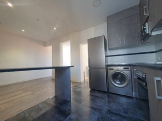 Lloguer Apartament  Calle de la cabeza. Piso reformado, muy luminosos y tranquilo