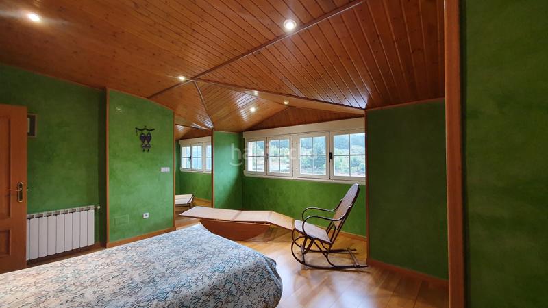 Foto 21b91427-8c21-4b2c-afb4-4af37e0fcb35. Chalet con camino parcheggio in Vega de Espinareda