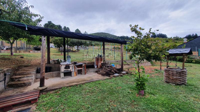 Foto 25f0b354-1374-49de-9f0d-649df1a15281. Chalet con camino parcheggio in Vega de Espinareda