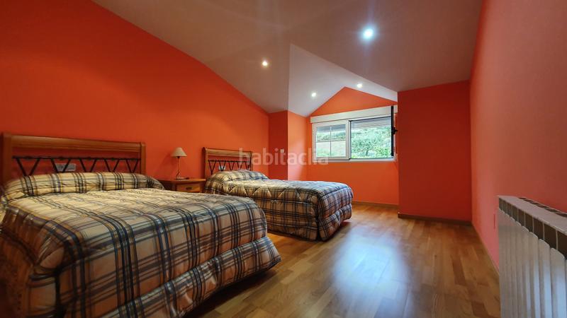 Foto 2799ca3e-e8d3-41f7-8f49-8ddc89f0d142. Chalet con camino parcheggio in Vega de Espinareda